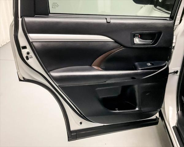 used 2019 Toyota Highlander car, priced at $27,466