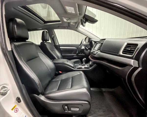 used 2019 Toyota Highlander car, priced at $27,466
