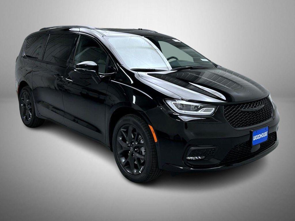 new 2026 Chrysler Pacifica car, priced at $54,704