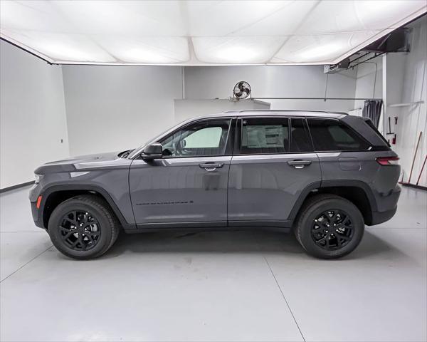 new 2025 Jeep Grand Cherokee car, priced at $40,809