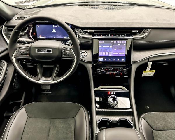 new 2025 Jeep Grand Cherokee car, priced at $40,180