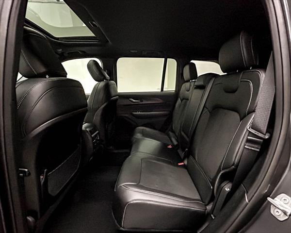 new 2025 Jeep Grand Cherokee car, priced at $40,180