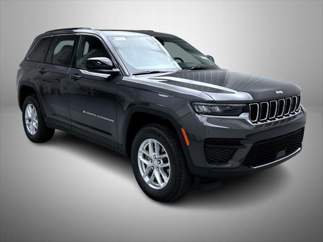 new 2025 Jeep Grand Cherokee car, priced at $40,674