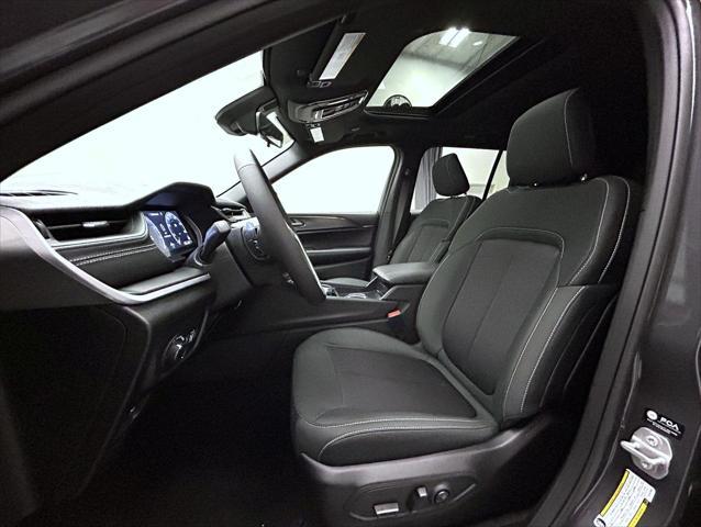 new 2025 Jeep Grand Cherokee car, priced at $40,674