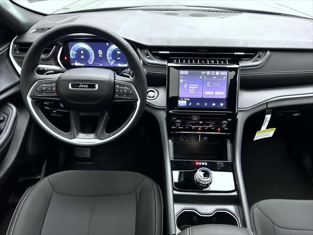 new 2025 Jeep Grand Cherokee car, priced at $40,674