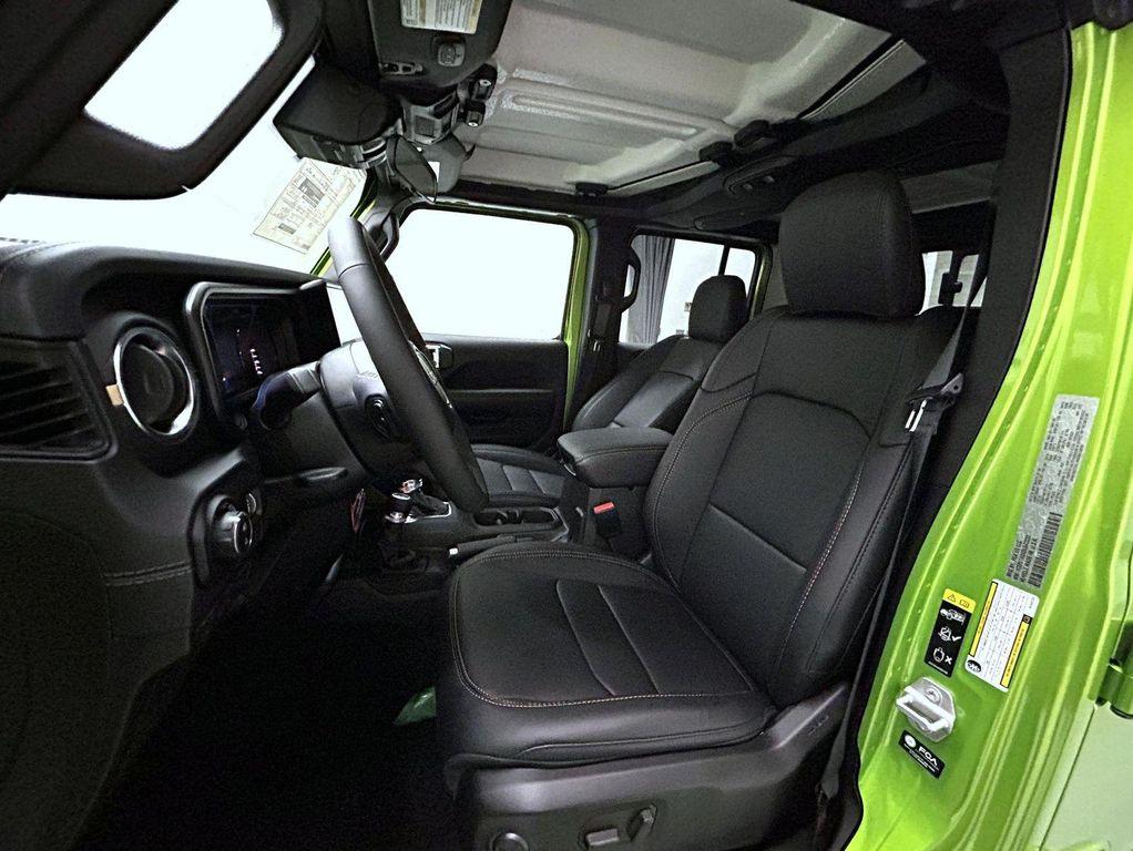 new 2025 Jeep Gladiator car, priced at $44,552