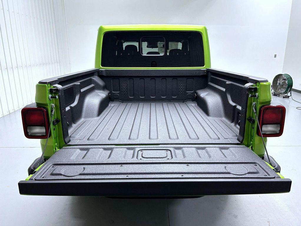 new 2025 Jeep Gladiator car, priced at $44,552