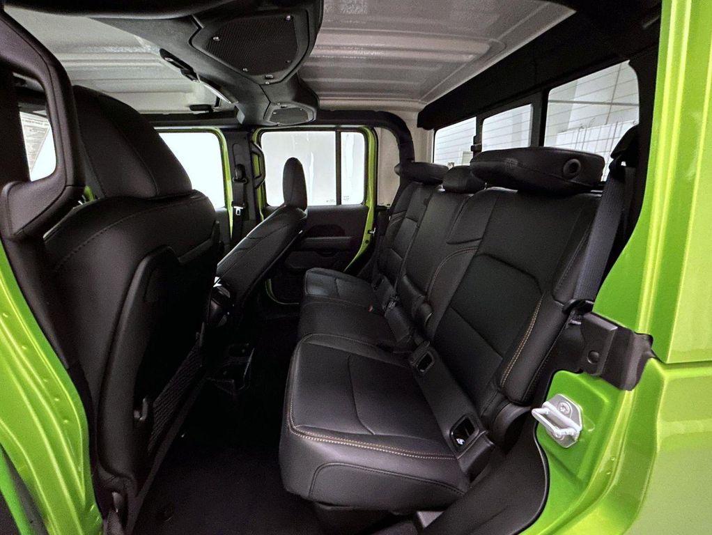new 2025 Jeep Gladiator car, priced at $44,552