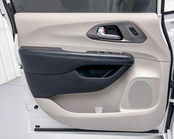 used 2021 Chrysler Pacifica car, priced at $31,625
