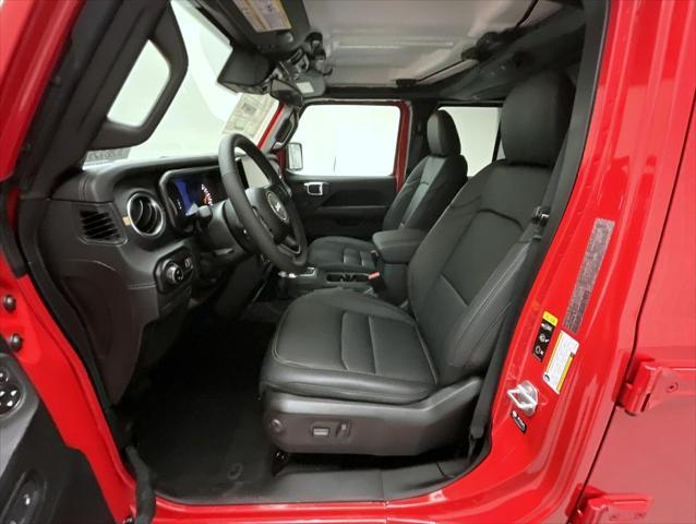 new 2025 Jeep Gladiator car, priced at $46,181