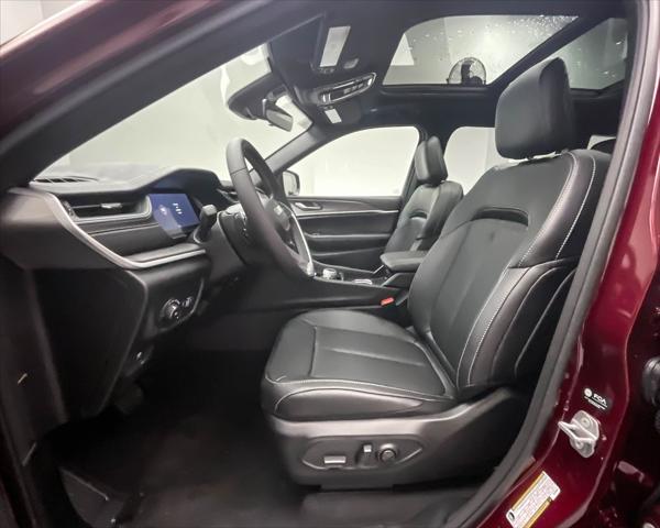new 2025 Jeep Grand Cherokee car, priced at $43,162
