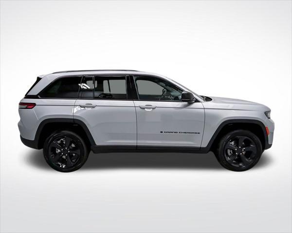 new 2025 Jeep Grand Cherokee car, priced at $41,270