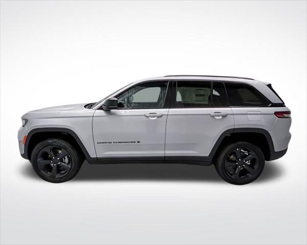 new 2025 Jeep Grand Cherokee car, priced at $41,270