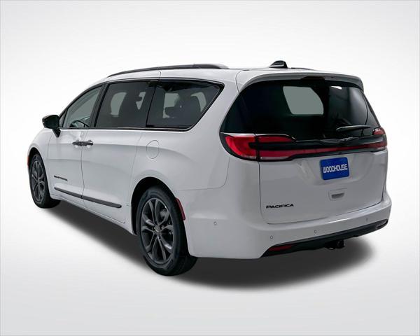 new 2024 Chrysler Pacifica car, priced at $43,389