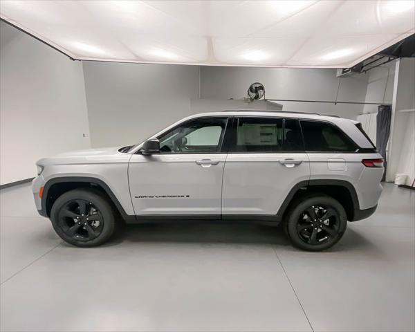 new 2025 Jeep Grand Cherokee car, priced at $42,205