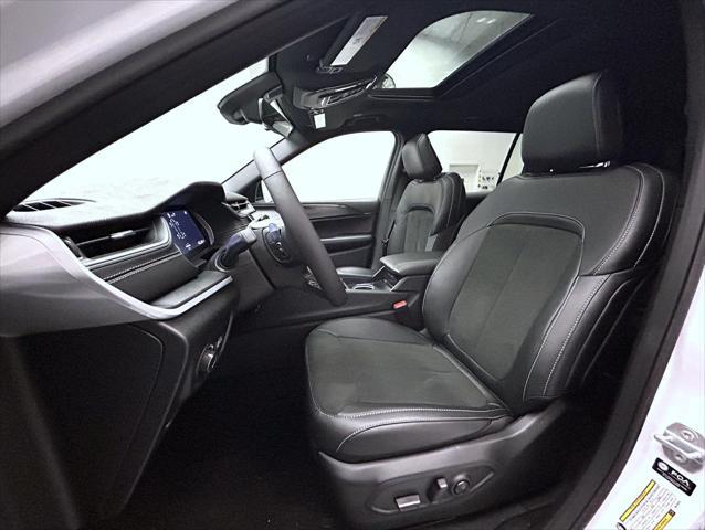 new 2025 Jeep Grand Cherokee L car, priced at $42,276