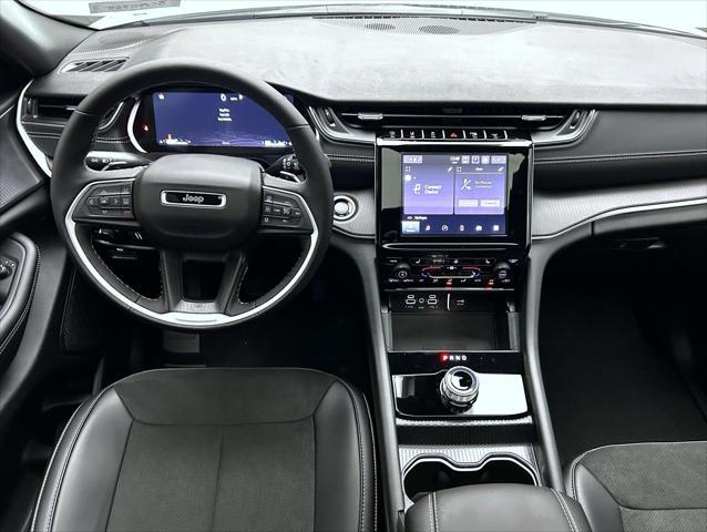 new 2025 Jeep Grand Cherokee L car, priced at $42,276