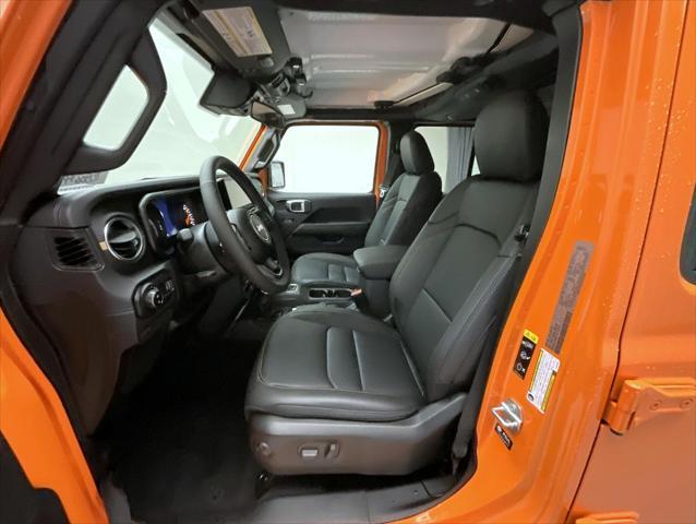 new 2025 Jeep Gladiator car, priced at $47,776