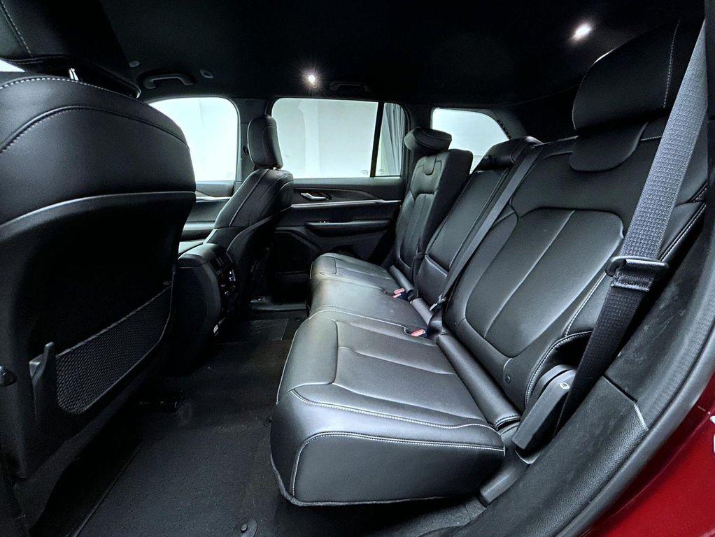 new 2025 Jeep Grand Cherokee car, priced at $41,914