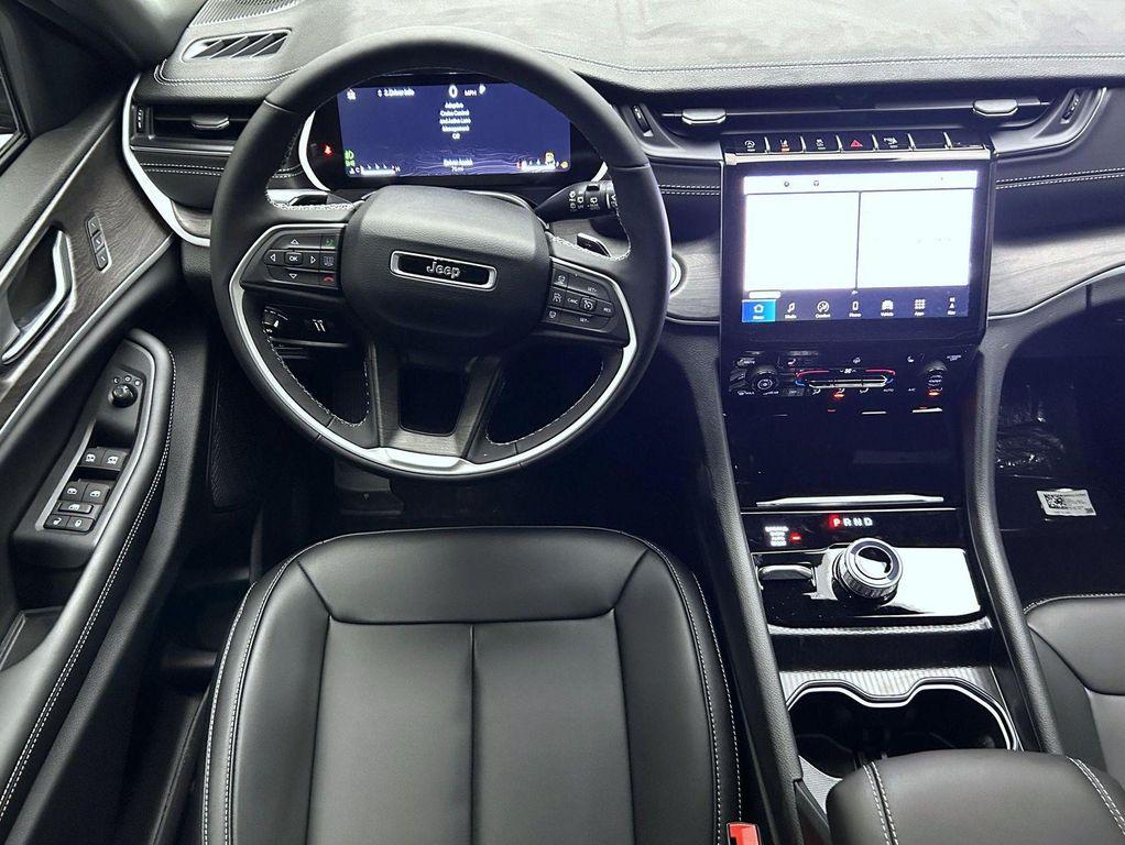 new 2025 Jeep Grand Cherokee car, priced at $41,914