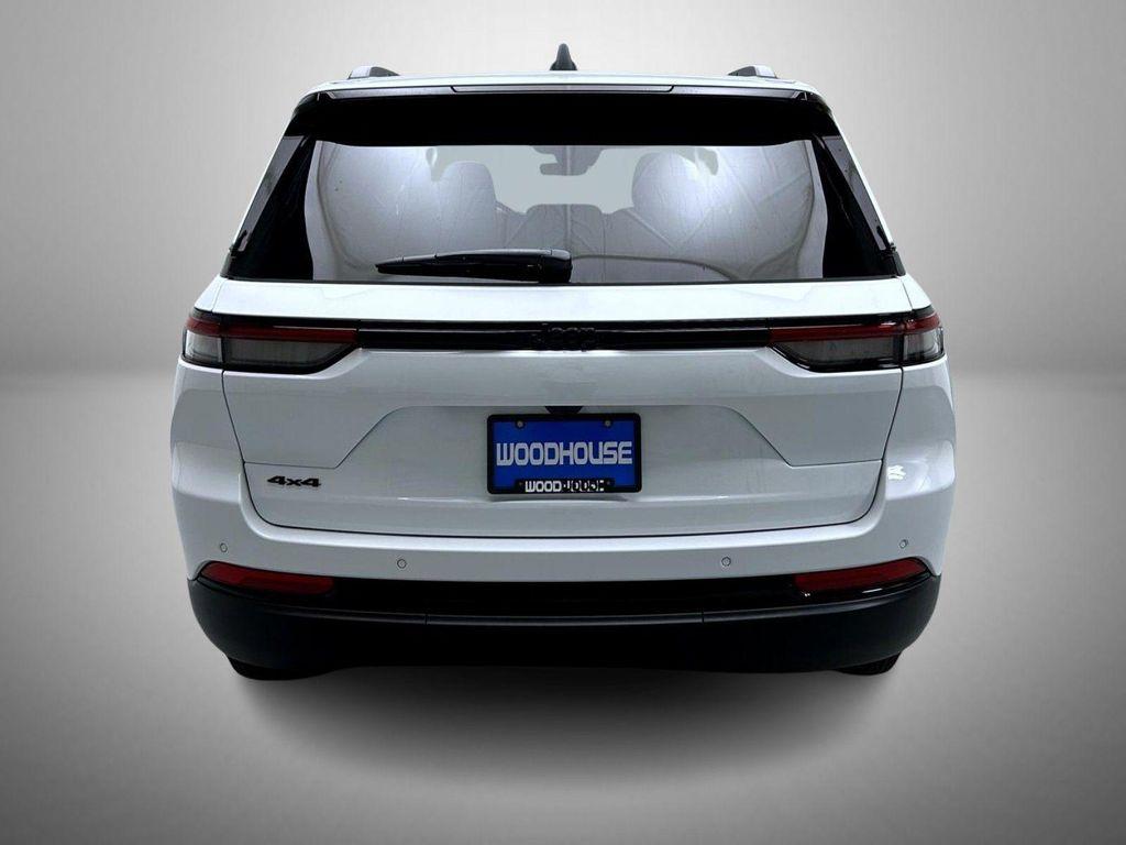 new 2025 Jeep Grand Cherokee car, priced at $38,770