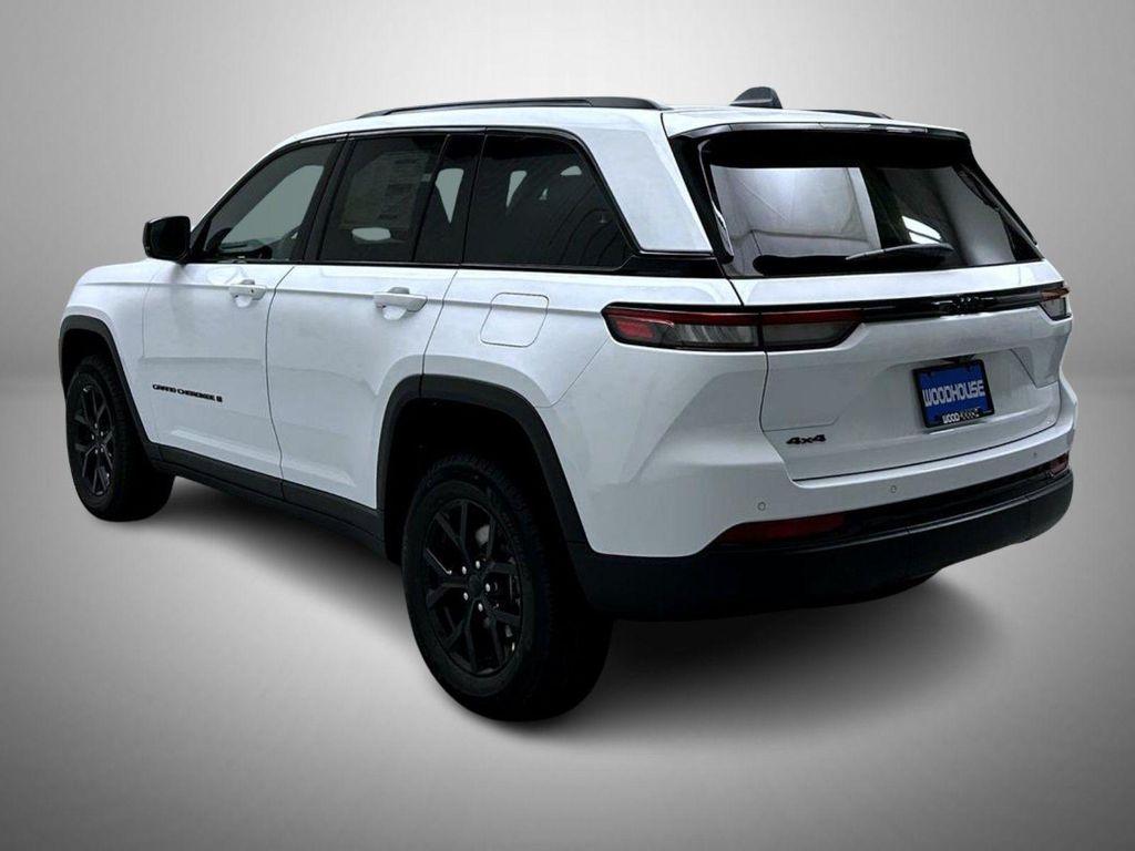 new 2025 Jeep Grand Cherokee car, priced at $38,770
