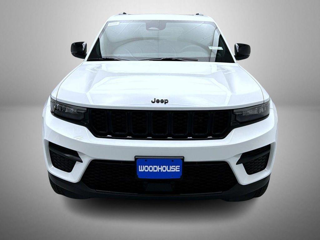 new 2025 Jeep Grand Cherokee car, priced at $38,770