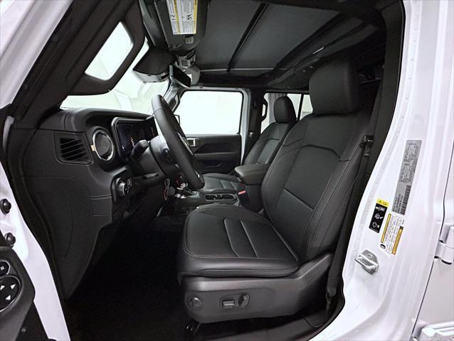 new 2025 Jeep Wrangler car, priced at $46,165