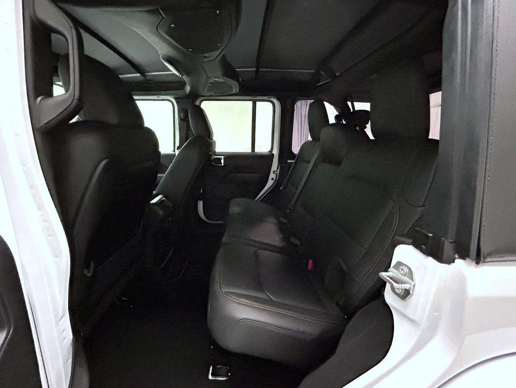 new 2025 Jeep Wrangler car, priced at $47,164