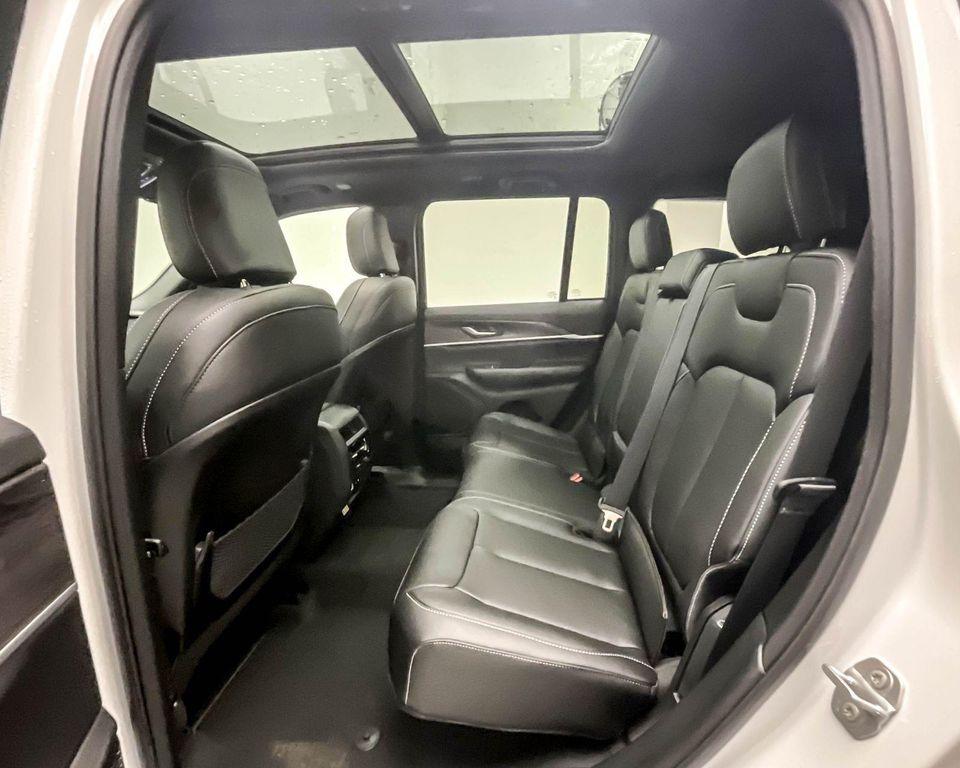 new 2025 Jeep Grand Cherokee car, priced at $39,894