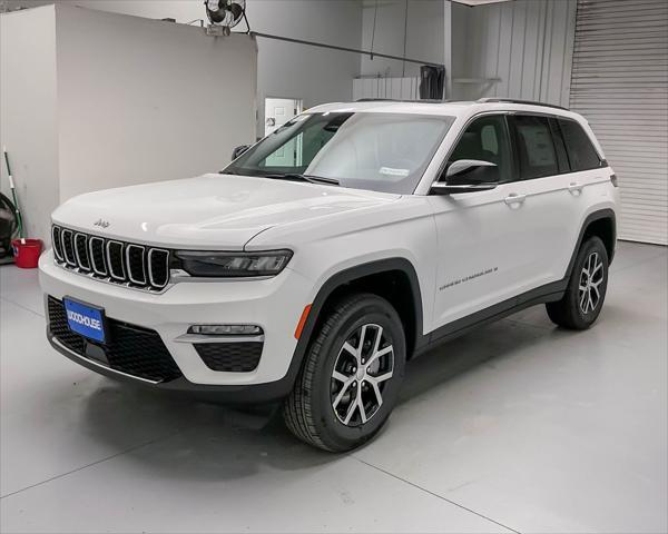 new 2025 Jeep Grand Cherokee car, priced at $43,900