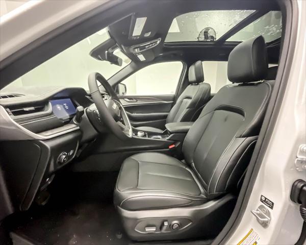 new 2025 Jeep Grand Cherokee car, priced at $42,544