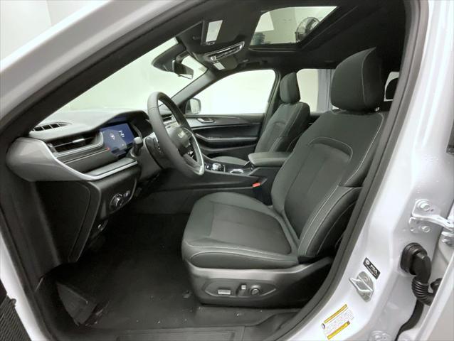 new 2025 Jeep Grand Cherokee car, priced at $35,749
