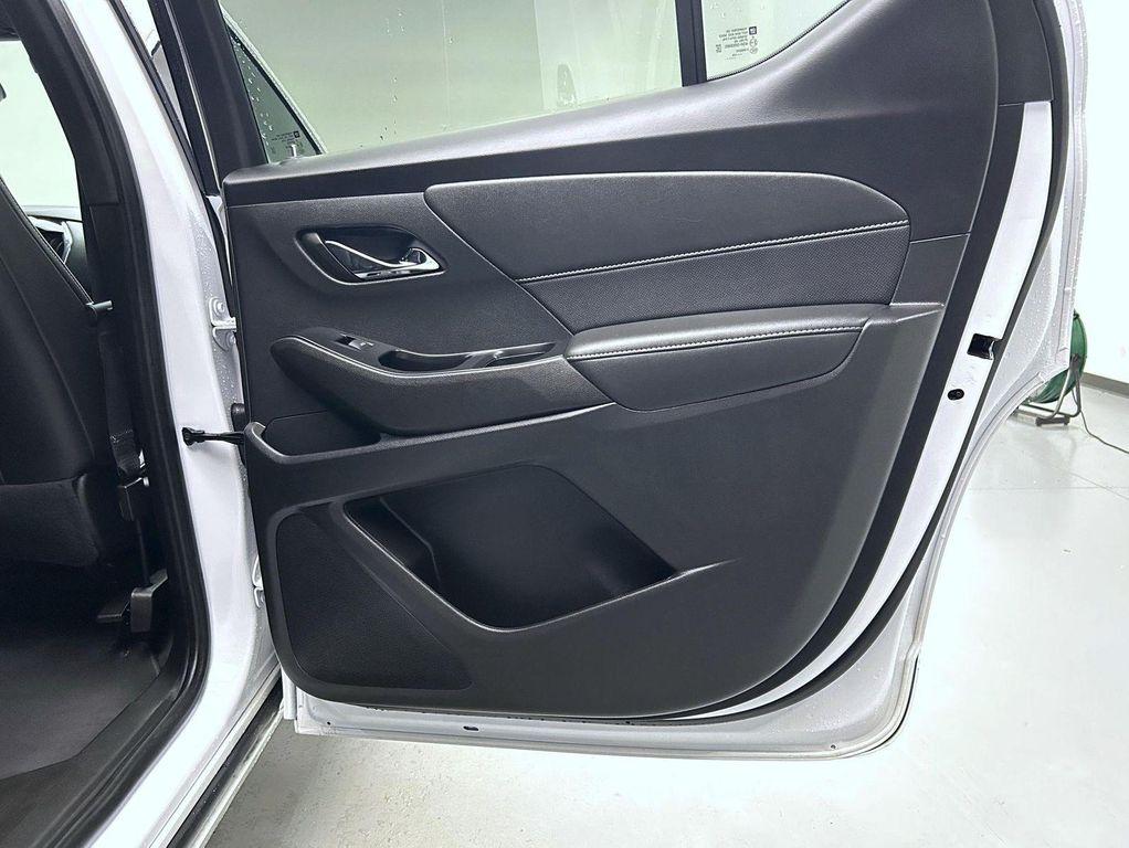 used 2023 Chevrolet Traverse car, priced at $43,560