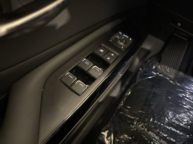 used 2022 Lexus ES 300h car, priced at $36,995
