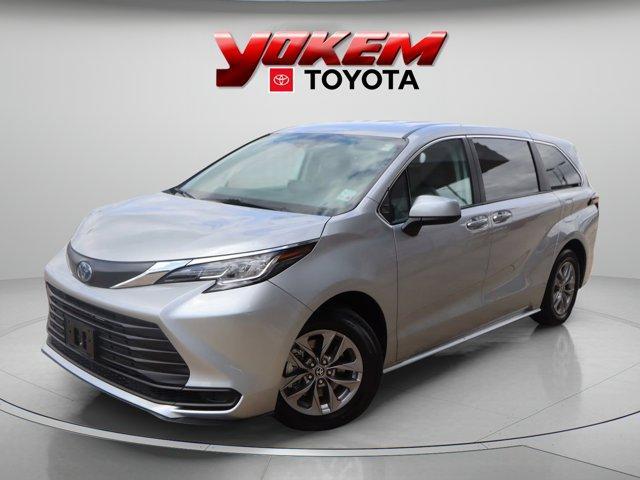 used 2023 Toyota Sienna car, priced at $40,488