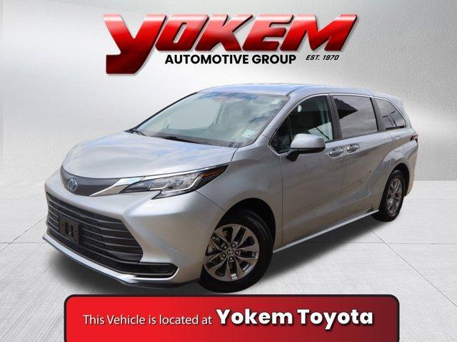 used 2023 Toyota Sienna car, priced at $40,877