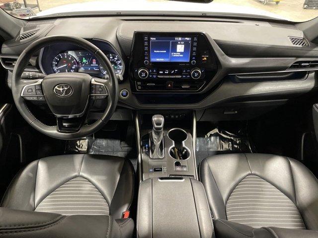 used 2021 Toyota Highlander car, priced at $30,995