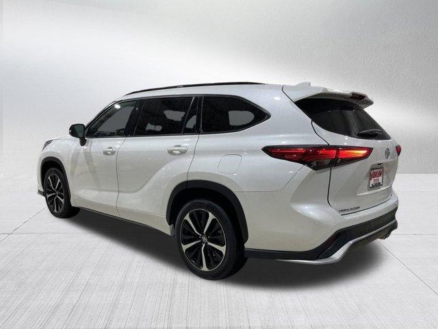 used 2021 Toyota Highlander car, priced at $30,995