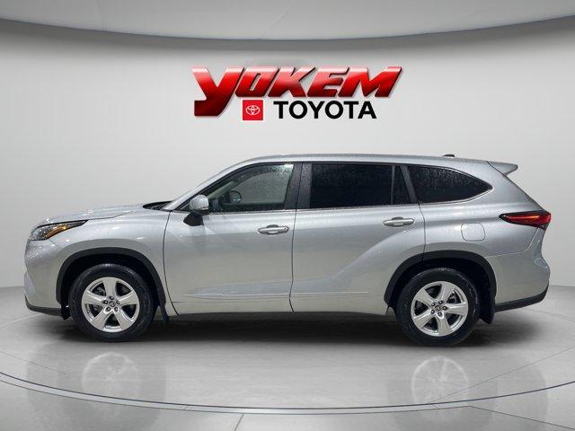 used 2023 Toyota Highlander car, priced at $35,995