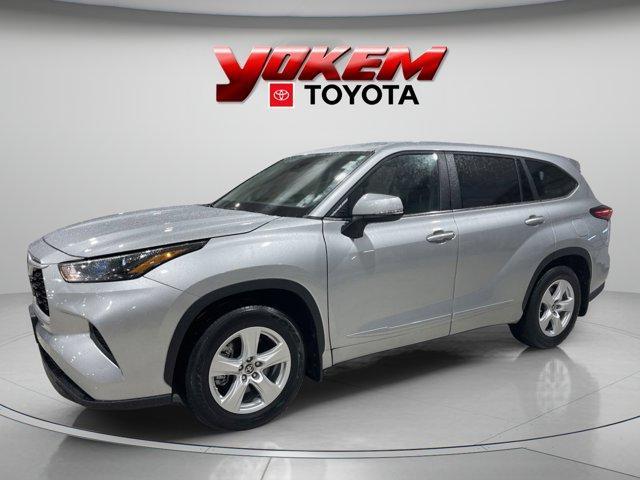 used 2023 Toyota Highlander car, priced at $35,995