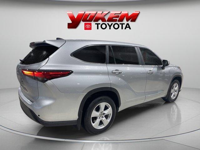 used 2023 Toyota Highlander car, priced at $35,995