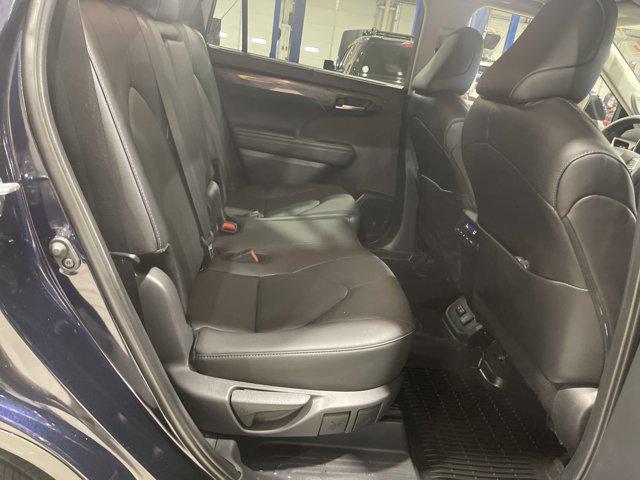 used 2024 Toyota Highlander car, priced at $47,995