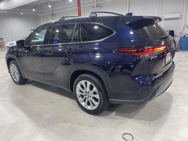 used 2024 Toyota Highlander car, priced at $47,995