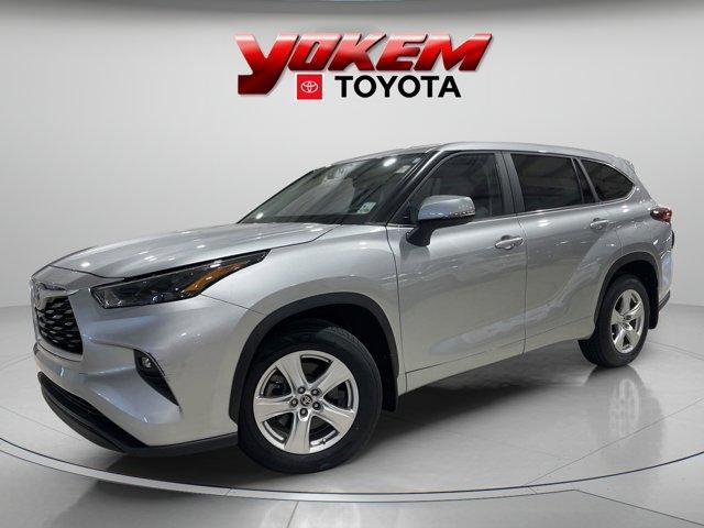 used 2023 Toyota Highlander car, priced at $34,995