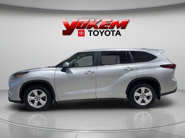 used 2023 Toyota Highlander car, priced at $34,995