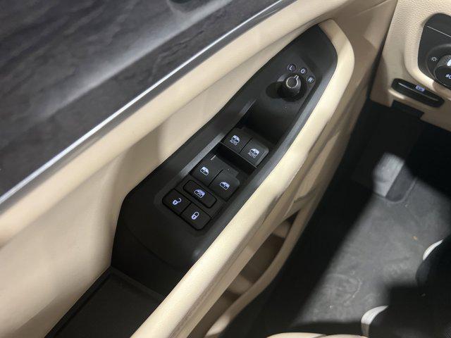 used 2024 Jeep Grand Cherokee car, priced at $42,995