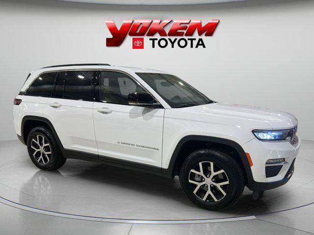 used 2024 Jeep Grand Cherokee car, priced at $42,995
