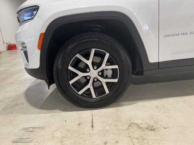 used 2024 Jeep Grand Cherokee car, priced at $42,995