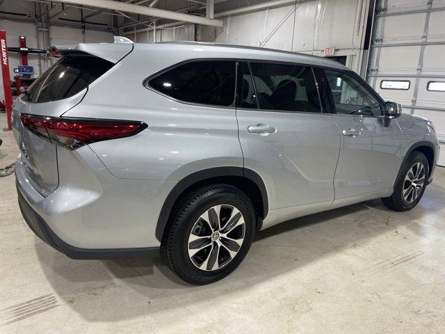 used 2021 Toyota Highlander car, priced at $33,995